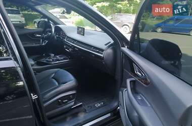 Внедорожник / Кроссовер Audi Q7 2017 в 