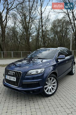 Позашляховик / Кросовер Audi Q7 2013 в 