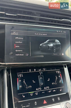 Позашляховик / Кросовер Audi Q7 2020 в 