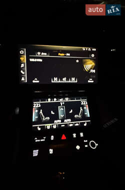 Позашляховик / Кросовер Audi Q7 2020 в 