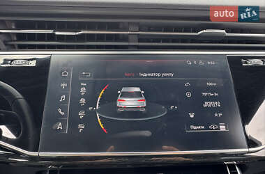 Позашляховик / Кросовер Audi Q7 2020 в 