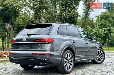Позашляховик / Кросовер Audi Q7 2020 в 