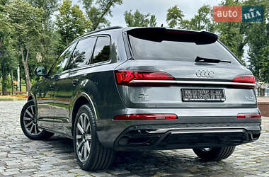 Позашляховик / Кросовер Audi Q7 2020 в 