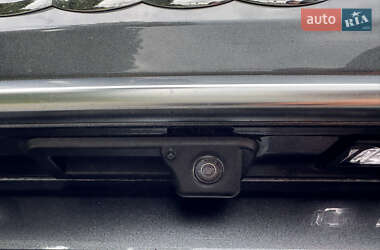 Позашляховик / Кросовер Audi Q7 2020 в 