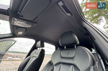 Позашляховик / Кросовер Audi Q7 2020 в 