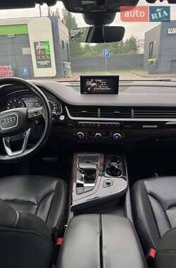 Внедорожник / Кроссовер Audi Q7 2017 в 