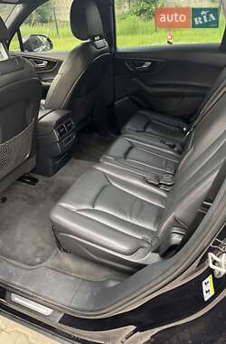 Внедорожник / Кроссовер Audi Q7 2017 в 