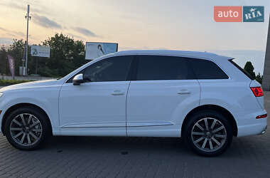 Внедорожник / Кроссовер Audi Q7 2017 в 
