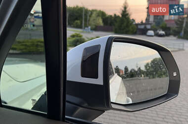 Внедорожник / Кроссовер Audi Q7 2017 в 