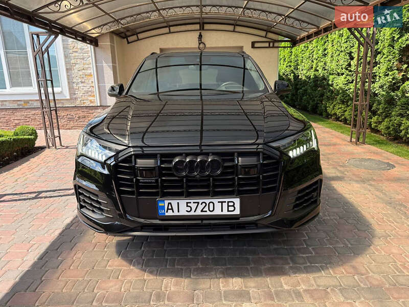 Внедорожник / Кроссовер Audi Q7 2021 в 