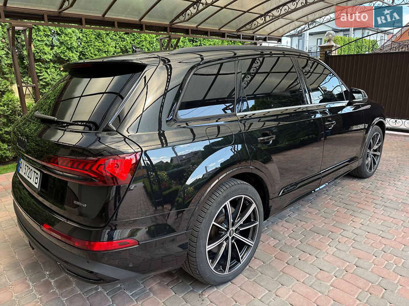 Внедорожник / Кроссовер Audi Q7 2021 в Киеве