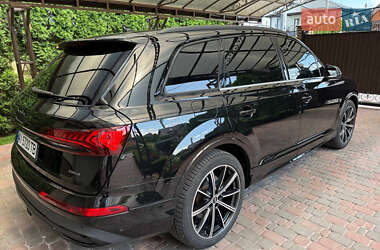 Внедорожник / Кроссовер Audi Q7 2021 в 