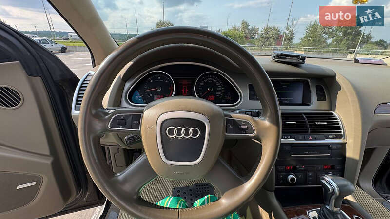 Внедорожник / Кроссовер Audi Q7 2010 в Киеве
