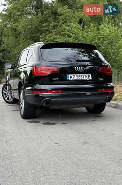 Внедорожник / Кроссовер Audi Q7 2015 в 
