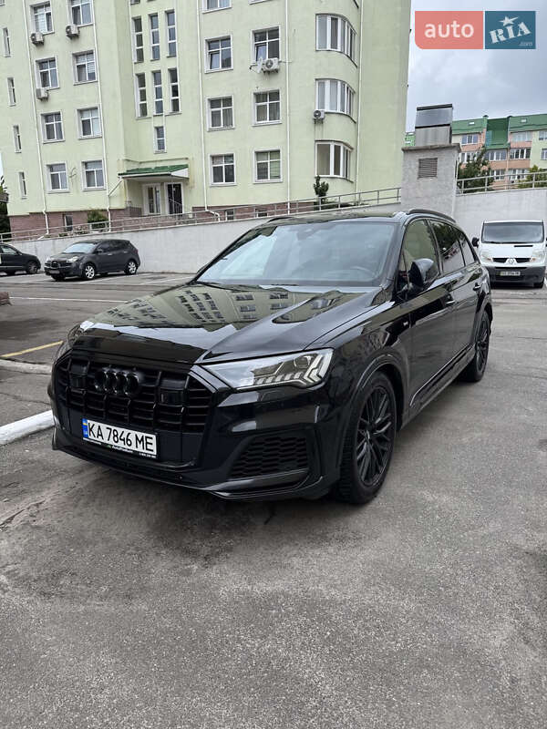 Внедорожник / Кроссовер Audi Q7 2019 в Киеве