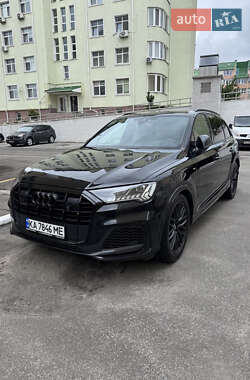 Внедорожник / Кроссовер Audi Q7 2019 в 