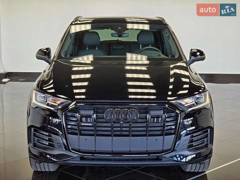 Внедорожник / Кроссовер Audi Q7 2022 в 