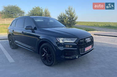 Внедорожник / Кроссовер Audi Q7 2023 в 