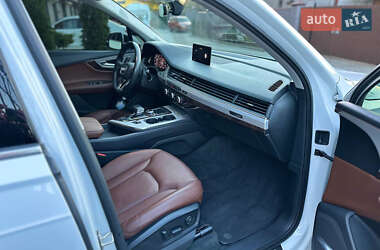 Внедорожник / Кроссовер Audi Q7 2017 в 