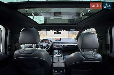 Внедорожник / Кроссовер Audi Q7 2018 в 