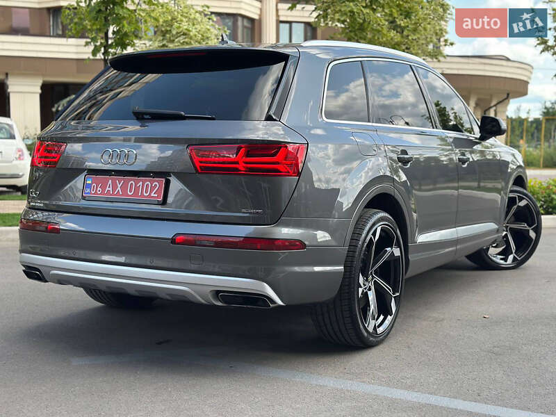 Внедорожник / Кроссовер Audi Q7 2019 в Киеве