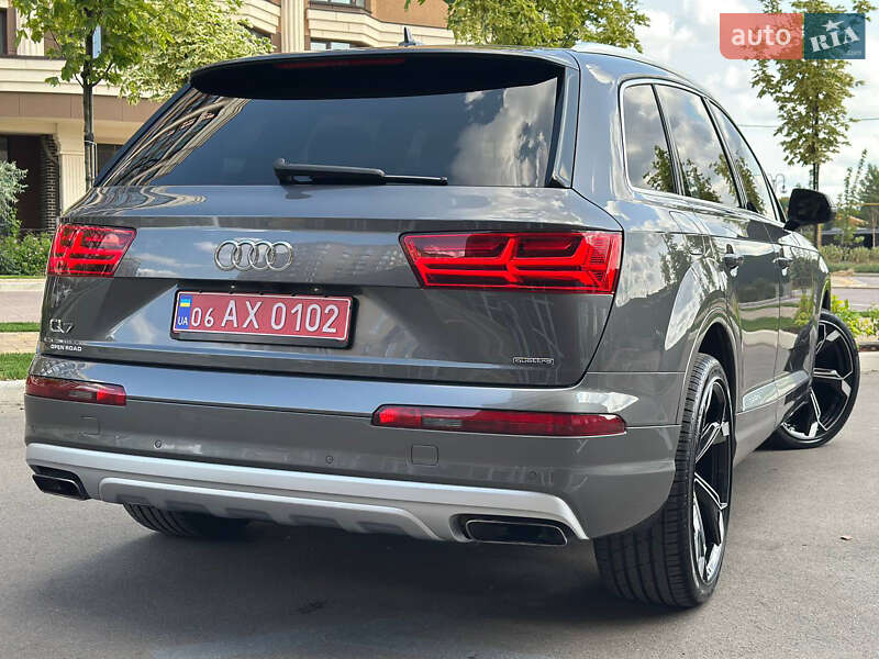 Внедорожник / Кроссовер Audi Q7 2019 в Киеве