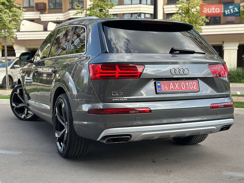 Внедорожник / Кроссовер Audi Q7 2019 в Киеве
