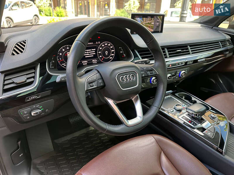 Внедорожник / Кроссовер Audi Q7 2019 в Киеве