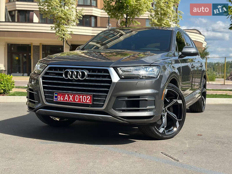 Внедорожник / Кроссовер Audi Q7 2019 в Киеве