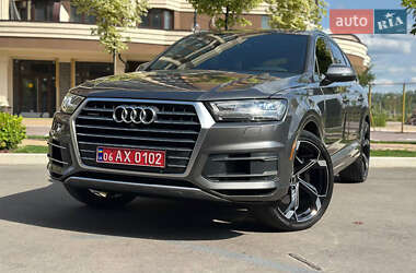Внедорожник / Кроссовер Audi Q7 2019 в 