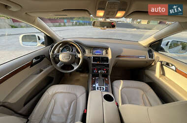 Внедорожник / Кроссовер Audi Q7 2014 в 