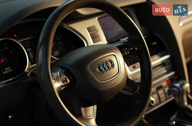 Внедорожник / Кроссовер Audi Q7 2014 в 