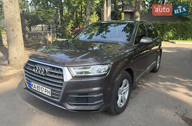 Позашляховик / Кросовер Audi Q7 2017 в 