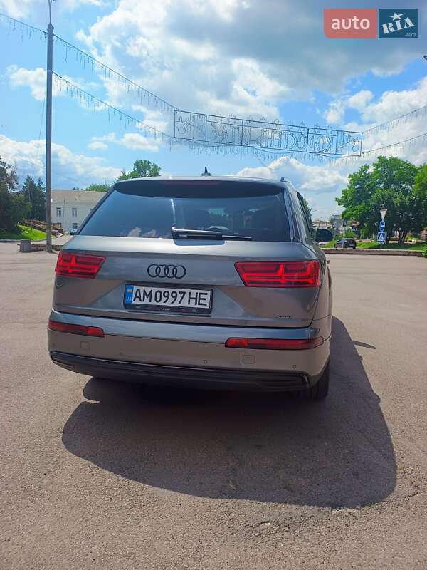 Позашляховик / Кросовер Audi Q7 2016 в Коростені
