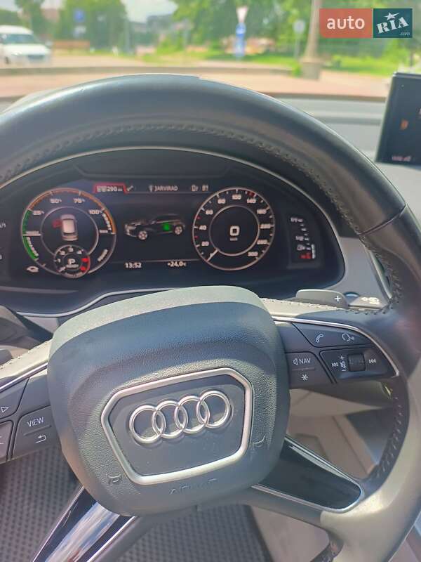 Позашляховик / Кросовер Audi Q7 2016 в Коростені