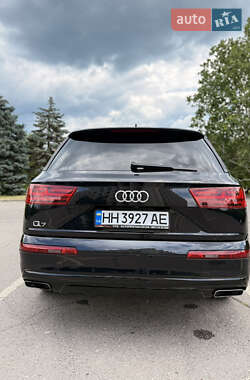 Внедорожник / Кроссовер Audi Q7 2018 в 