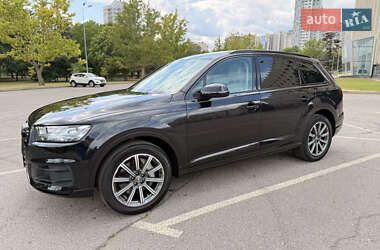 Внедорожник / Кроссовер Audi Q7 2018 в 