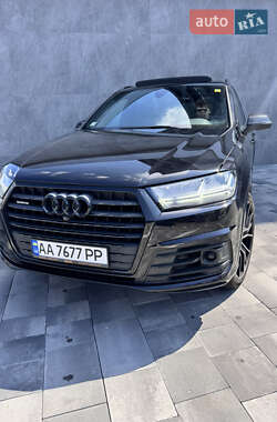 Позашляховик / Кросовер Audi Q7 2016 в 