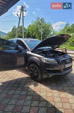 Внедорожник / Кроссовер Audi Q7 2006 в 