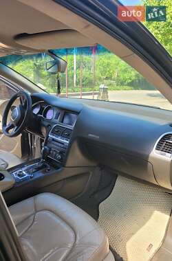Внедорожник / Кроссовер Audi Q7 2006 в 