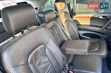 Позашляховик / Кросовер Audi Q7 2010 в 