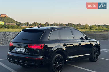 Внедорожник / Кроссовер Audi Q7 2015 в 