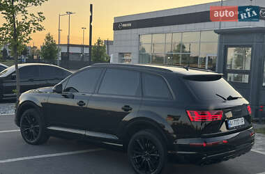 Внедорожник / Кроссовер Audi Q7 2015 в 