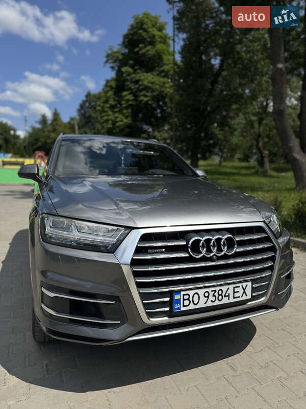Позашляховик / Кросовер Audi Q7 2016 в Рівному