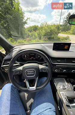 Внедорожник / Кроссовер Audi Q7 2016 в 