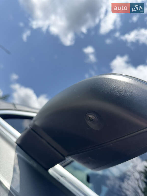 Позашляховик / Кросовер Audi Q7 2016 в Рівному