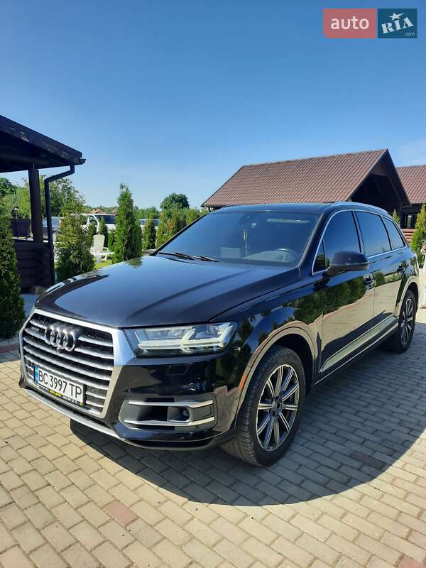 Позашляховик / Кросовер Audi Q7 2015 в Шептицькому