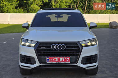 Позашляховик / Кросовер Audi Q7 2017 в 