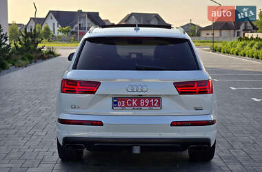 Позашляховик / Кросовер Audi Q7 2017 в 