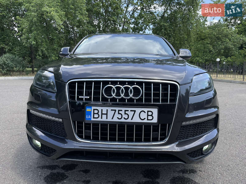 Внедорожник / Кроссовер Audi Q7 2010 в 